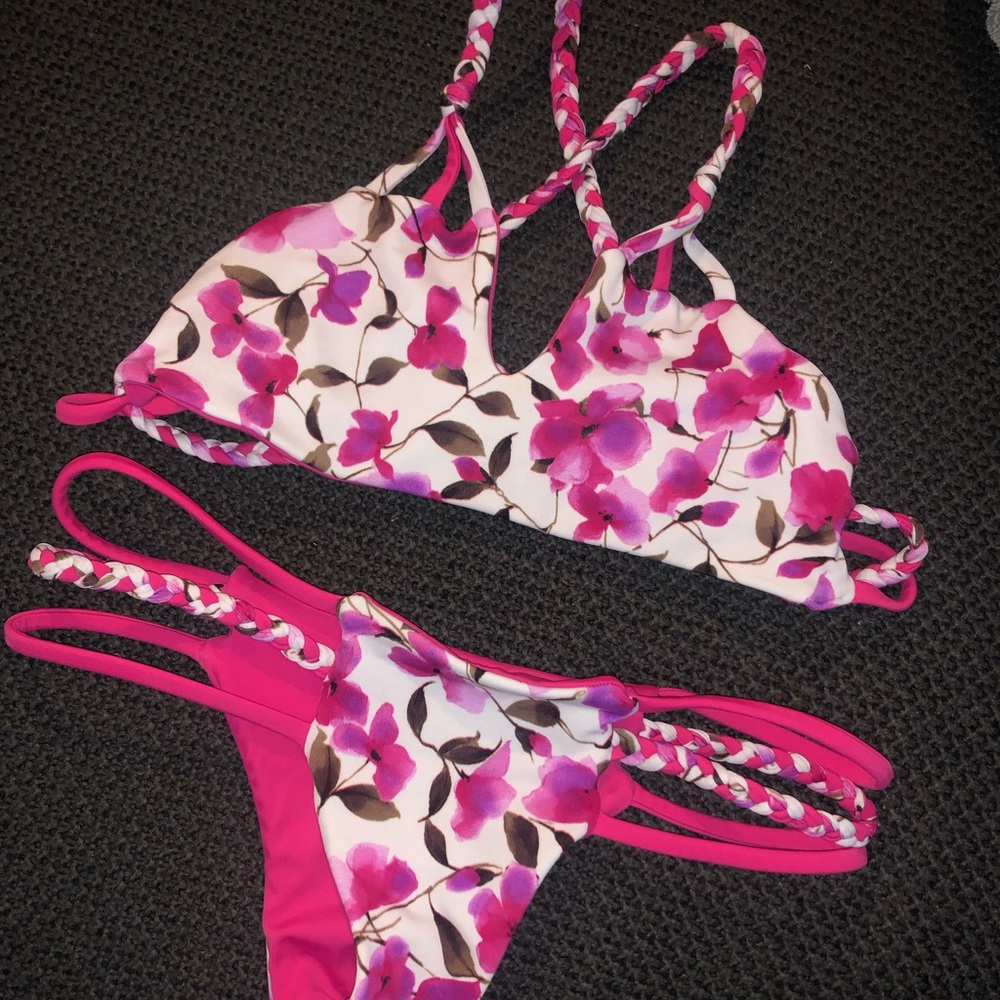 Reversible bikini set